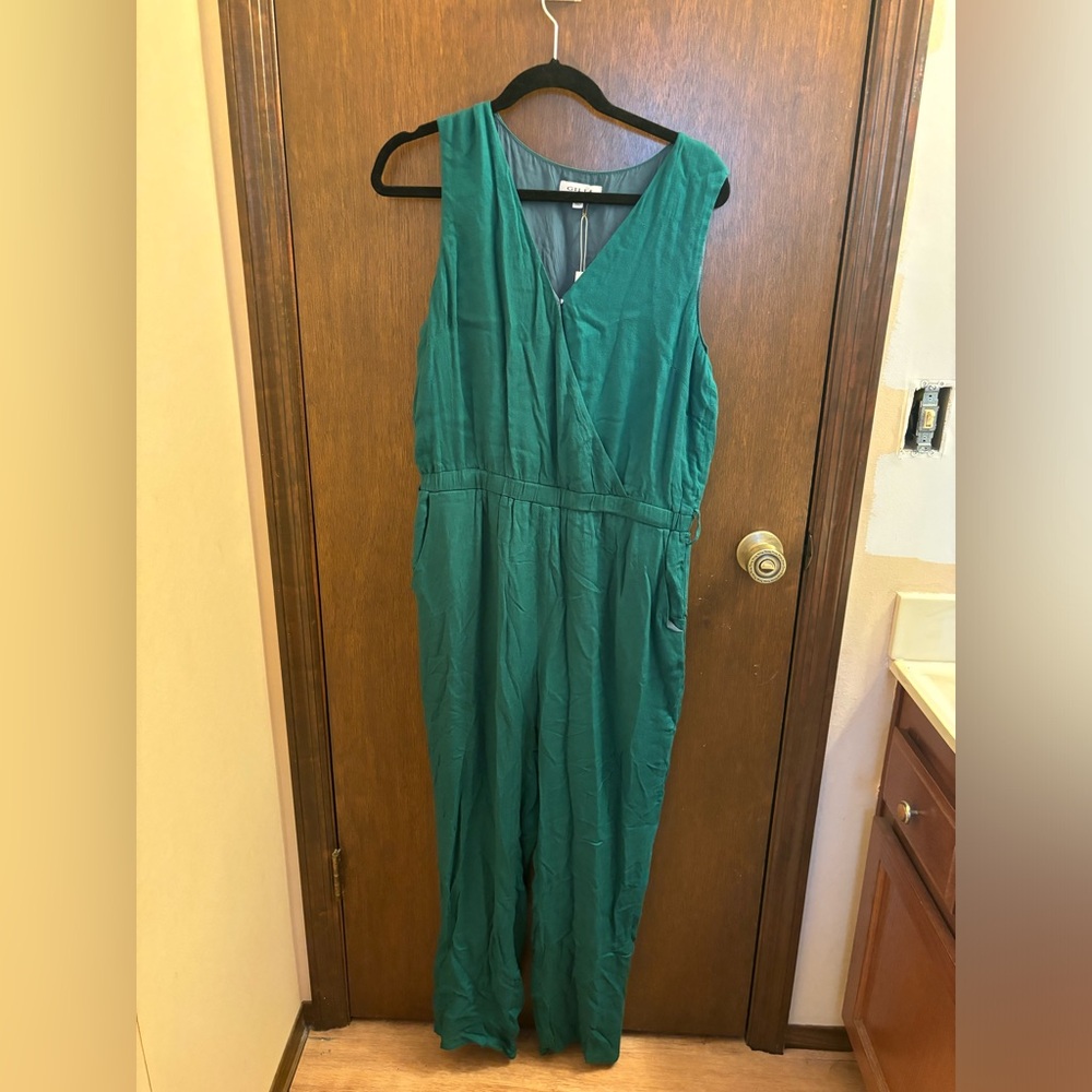 GILI green jumpsuit
